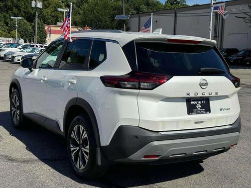 2022 Nissan Rogue SV