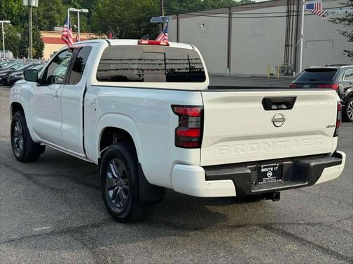 2025 Nissan Frontier SV