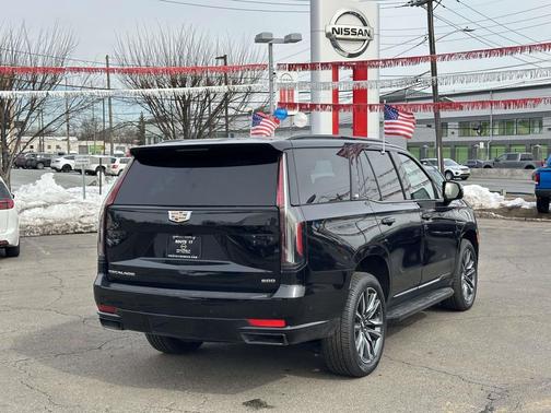 2024 Cadillac Escalade Sport