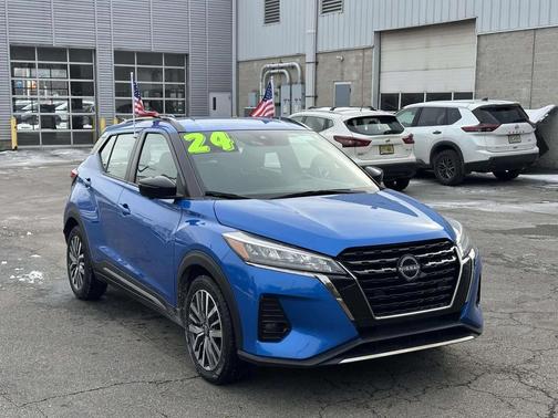 2024 Nissan Kicks SR