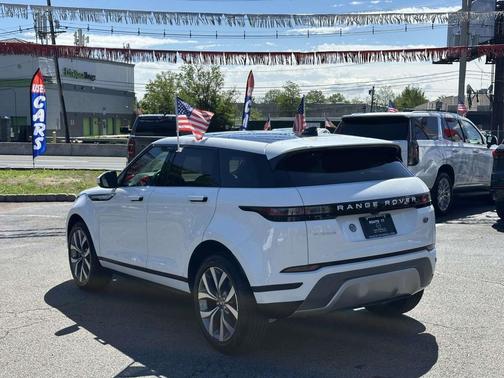Ostuni Pearl White Metallic 2023 Land Rover Range Rover Evoque SE