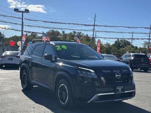 2024 Nissan Pathfinder Rock Creek 4WD