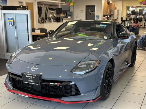 Stealth Gray/Super Black 2024 Nissan Z NISMO Auto