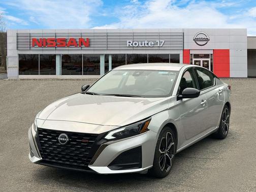 Brilliant Silver Metallic 2024 Nissan Altima SR FWD