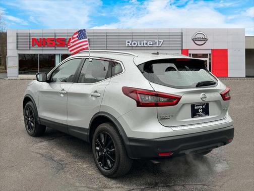 2022 Nissan Rogue Sport SV