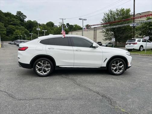 2022 BMW X4 xDrive30i