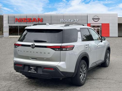 Brilliant Silver Metallic 2025 Nissan Pathfinder SV 4WD