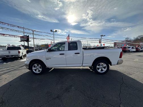 2024 RAM 1500 Classic SLT