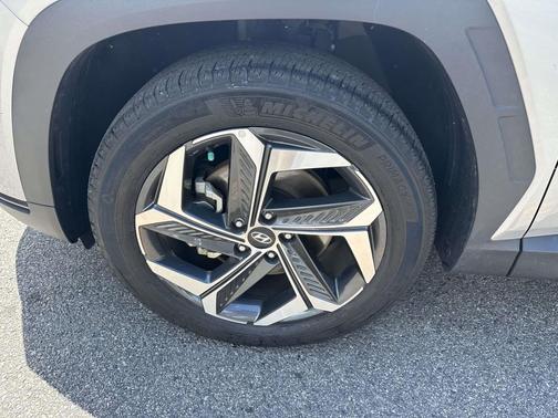 Shimmering Silver 2023 Hyundai TUCSON Limited