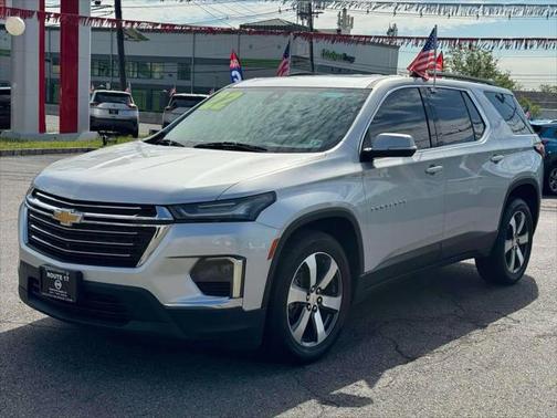 2022 Chevrolet Traverse LT Leather