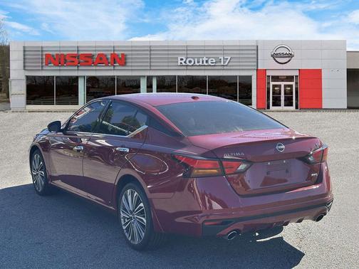 Scarlet Ember 2024 Nissan Altima 2.5 SL