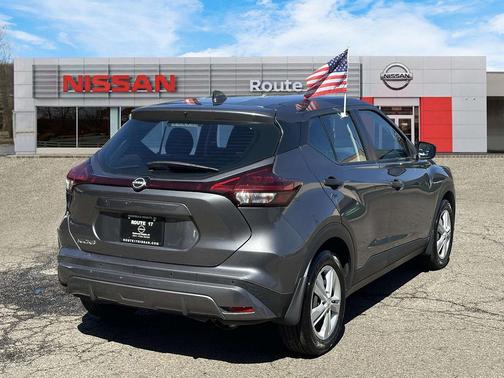 Gun Metallic 2023 Nissan Kicks S