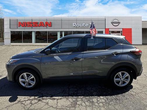 Gun Metallic 2023 Nissan Kicks S