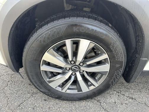 2024 Nissan Pathfinder SL 4WD