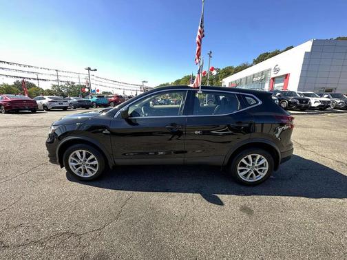 2022 Nissan Rogue Sport S