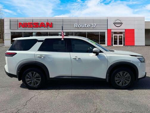 2024 Nissan Pathfinder SV 4WD
