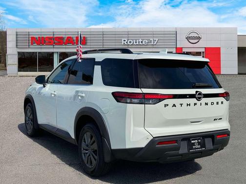 2024 Nissan Pathfinder SV 4WD
