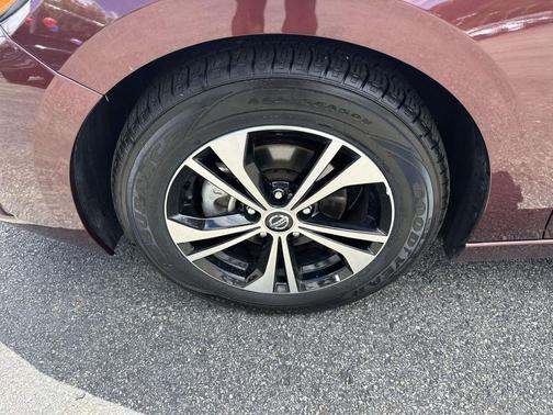 Rosewood Metallic 2023 Nissan Sentra SV