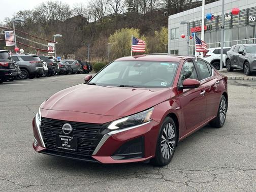 Scarlet Ember Tintcoat 2023 Nissan Altima 2.5 SV