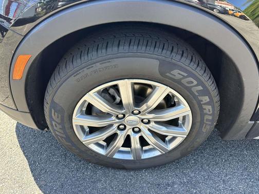 Stellar Black Metallic 2023 Cadillac XT4 Premium Luxury
