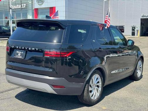 2024 Land Rover Discovery P300 S