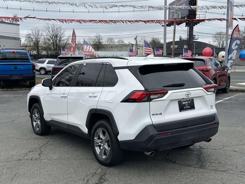 Ice Cap 2023 Toyota RAV4 XLE