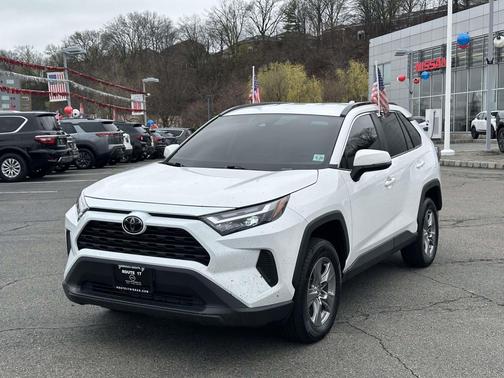 Ice Cap 2023 Toyota RAV4 XLE