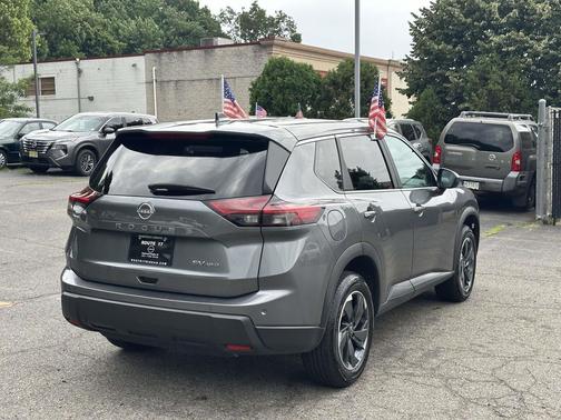 Gun Metallic 2024 Nissan Rogue SV