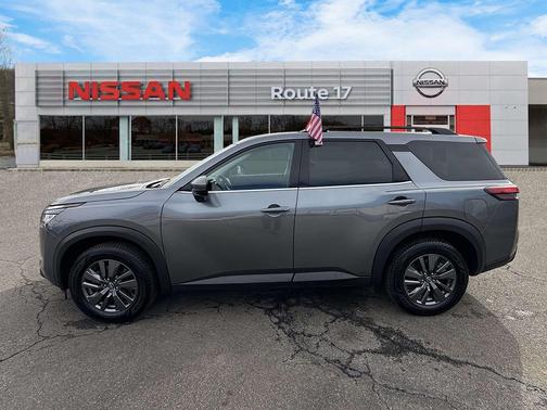 2024 Nissan Pathfinder SV 4WD