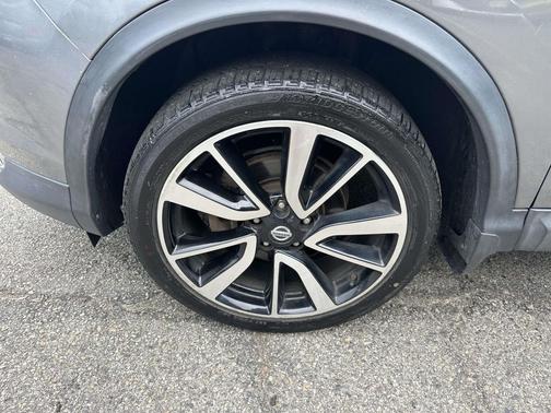 Gun Metallic 2019 Nissan Rogue Sport SL