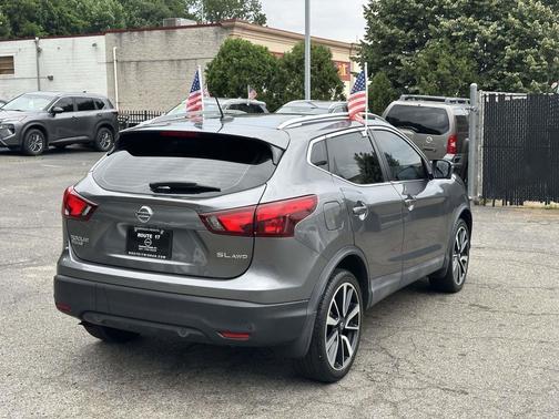 Gun Metallic 2019 Nissan Rogue Sport SL
