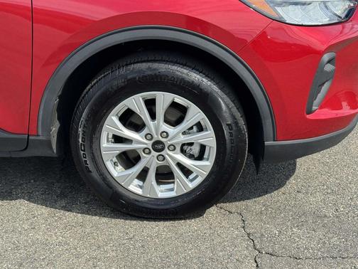 Rapid Red Metallic Tinted Clearcoat 2023 Ford Escape Active