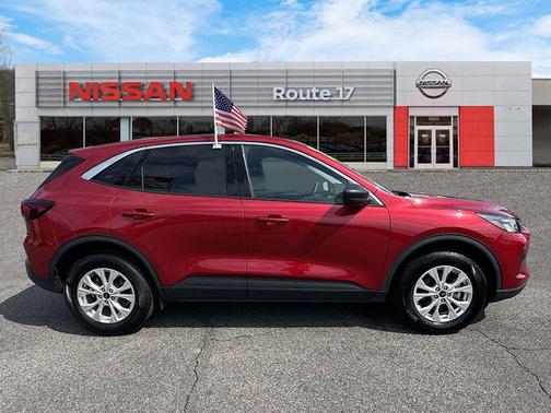 Rapid Red Metallic Tinted Clearcoat 2023 Ford Escape Active