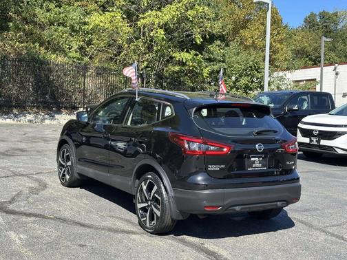 2021 Nissan Rogue Sport SL