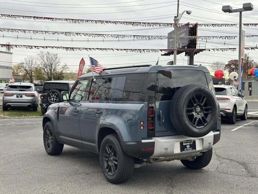 2025 Land Rover Defender 110 P300