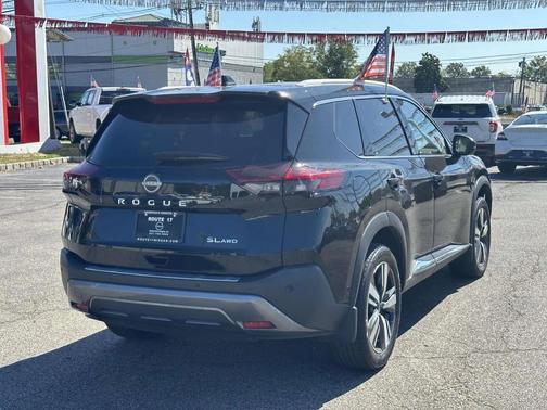 2022 Nissan Rogue SL