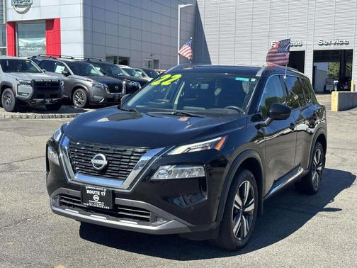 2022 Nissan Rogue SL