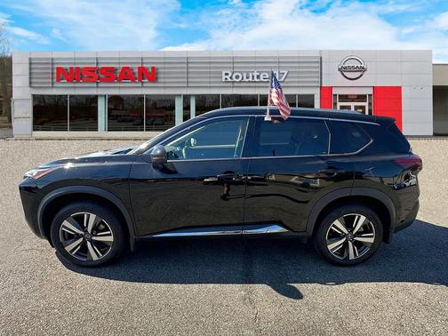 2022 Nissan Rogue SL