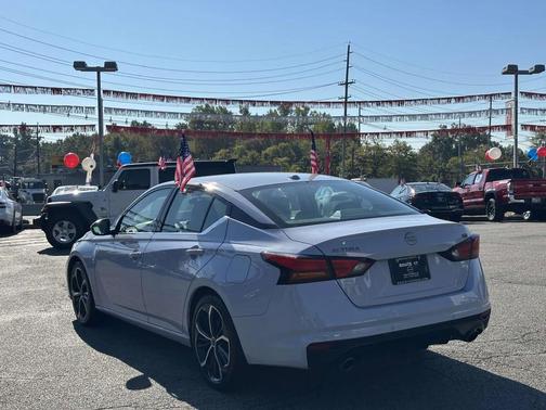 2023 Nissan Altima SR FWD