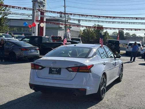 2023 Nissan Altima SR FWD