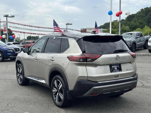 2022 Nissan Rogue SL