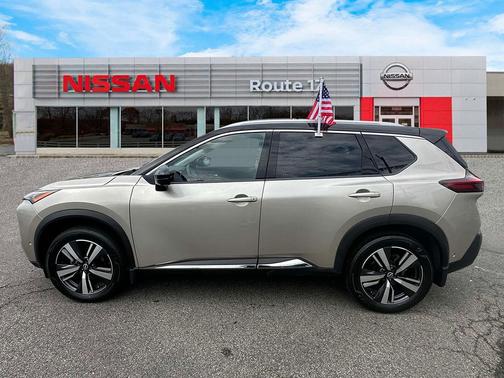 2022 Nissan Rogue SL