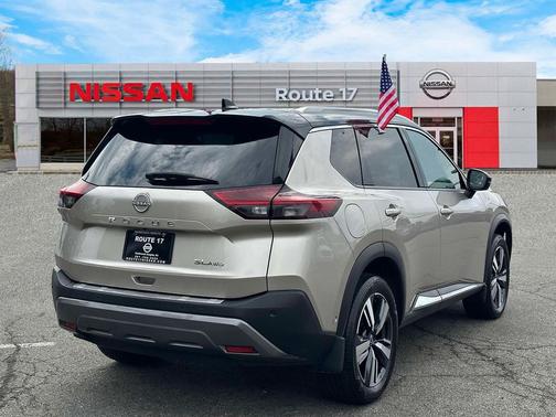 2022 Nissan Rogue SL