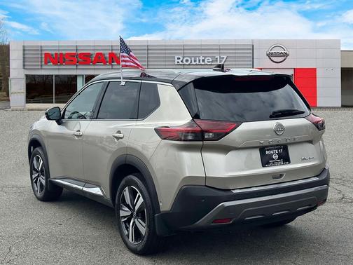 2022 Nissan Rogue SL