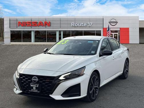 2023 Nissan Altima SR FWD