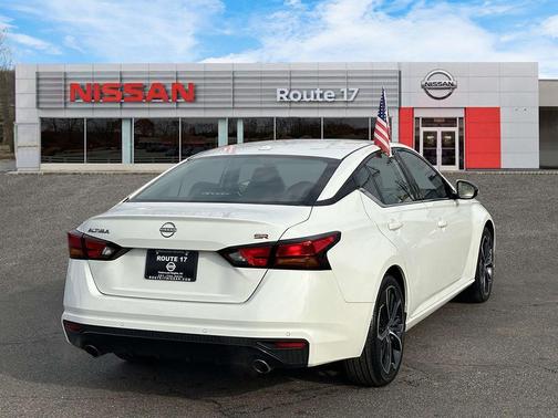 2023 Nissan Altima SR FWD