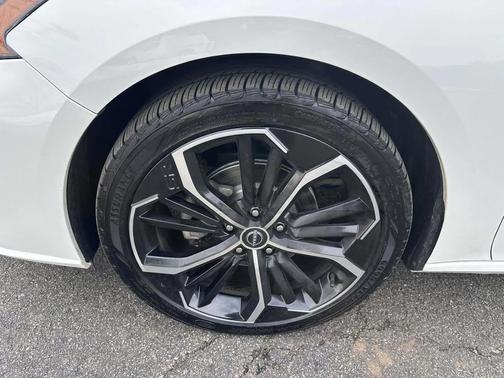 2023 Nissan Altima SR FWD