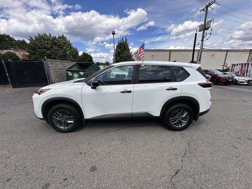 Glacier White 2026 Nissan Rogue S
