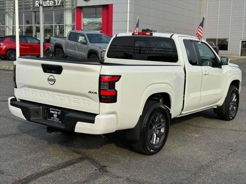 2025 Nissan Frontier SV