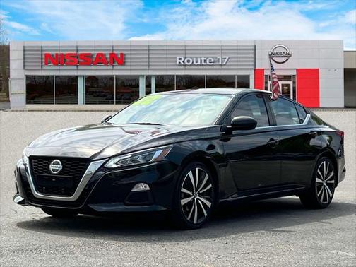 2022 Nissan Altima SR FWD